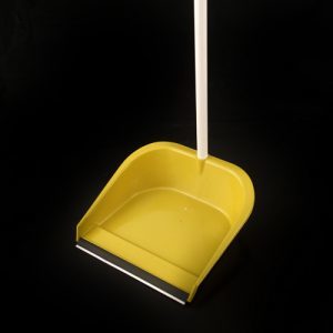 יעה ( כף אשפה ) עם מקל